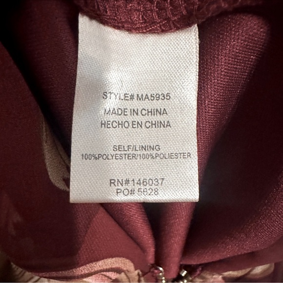 Whyte Eyelash Deep V-Neck Floral Romper 3/4 Sleeve w Train Overlay, Maroon, Sz L - Picture 5 of 6